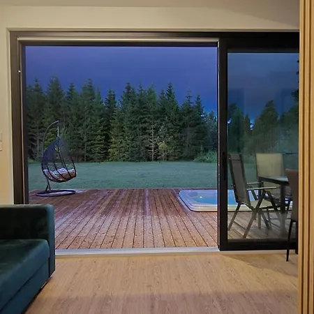 Semesterbostad Paus Kernu